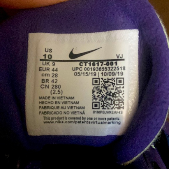 Nike Air Max 270 React - Picture 2 of 5